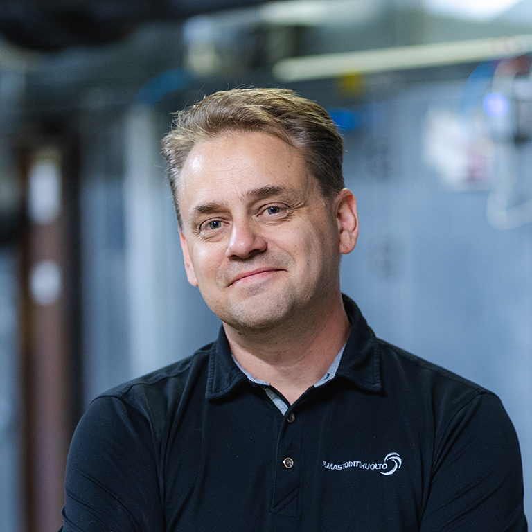 Kari Korhonen, talotekninen ylläpito, nuohouksen työnjohto.